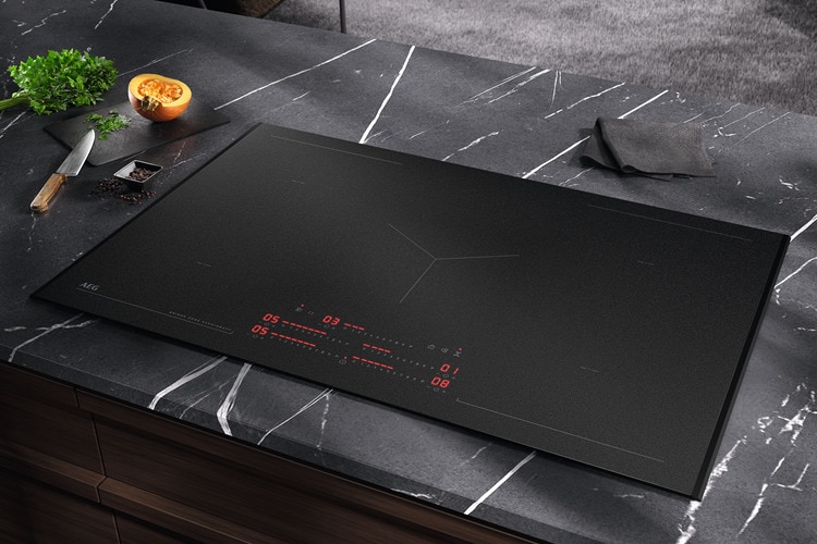 AEG SaphirMatt induction cooktop’s scratch-resistant and tactile matte black finish